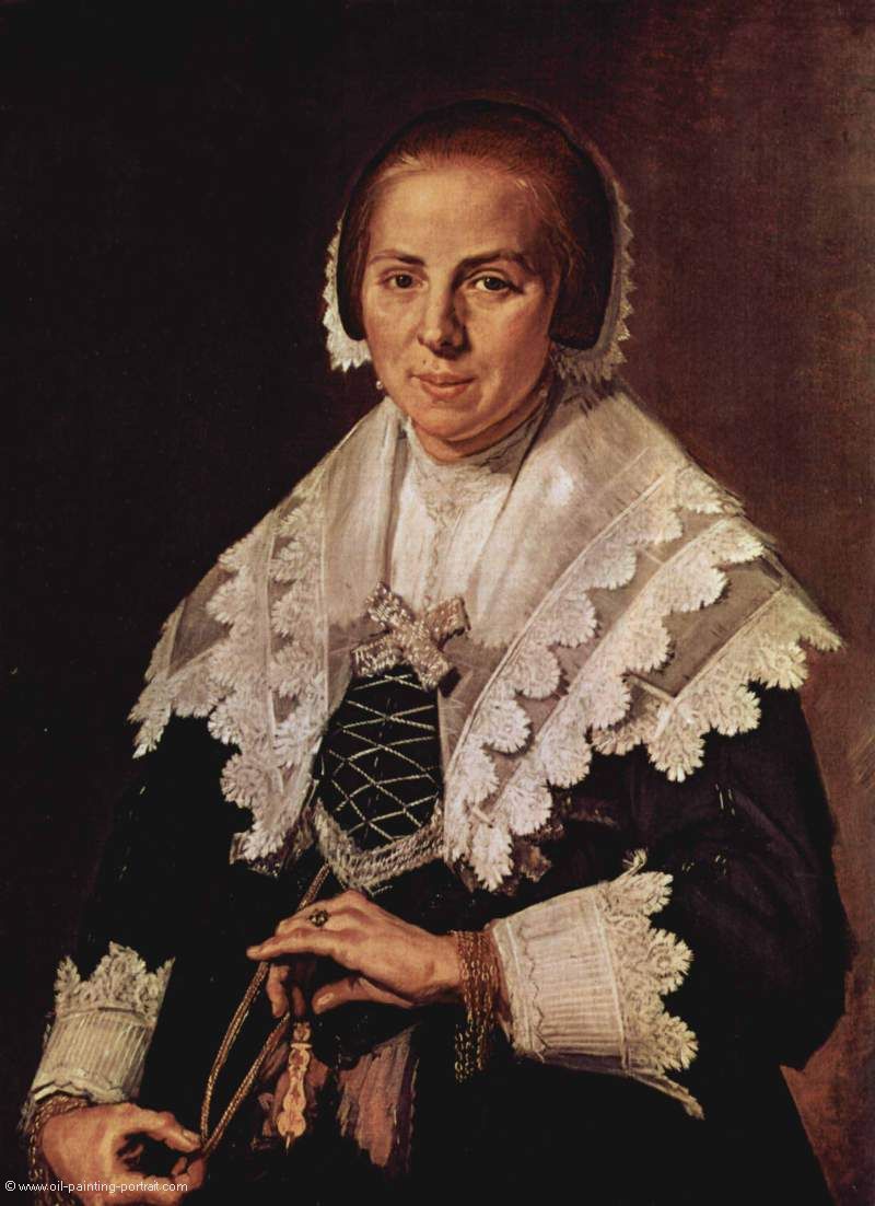 Portrait einer stehenden Frau mit einem Faecher in der linken Hand