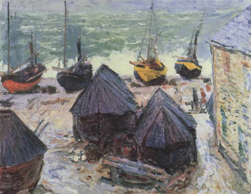 Schiffe am Strand von Etretat