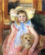 Bild:Sara avec un grand chapeau fleuri, regardant vers la droite, tenant son chien