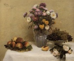 Henri Fantin Latour  - Peintures - Chrysanthèmes roses et blancs dans un vase, pêches et raisins sur une table avec nappe blanche