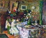 Bild:Marcelle Aron in the Dining Room of Château Rouge